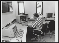 FOTO_00635 De controlekamer van het gemaal Abraham Kroes te Moordrecht, 1991