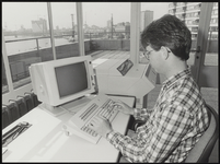 FOTO_00690 Automatisering bij het hoogheemraadschap van Schieland, mei 1987