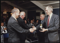 FOTO_00716 Bijeenkomst ter ondertekening van de sponsorcontracten voor deelname aan de Floriade 1992, 10 april 1990