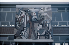 257139 Mozaiek 'fantasiebeelden van het kleine kind' door J. Nies, Chr. Lagere school, Brahmsstraat 47, 1964 - 1988