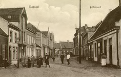2659 De Fellenoord met rechts in het midden de buurtwinkel van de weduwe A.A.Notten, voorjaar 1909