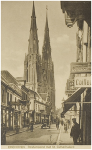 67840 Stratumseind gezien richting Catharinakerk, ca. 1930