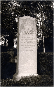 149401 Monumenten, gedenksteen Pieter Breughel, ca. 1955