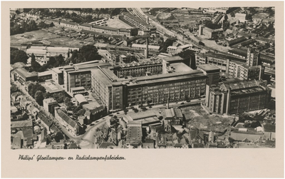194215 Panorama Philipscomplex Emmasingel : - Philips lichttoren (midden rechts); - Willemstraat (links), 1930 - 1935