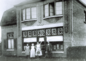 500167 Winkel/woonhuis van Kees van Elderen - van Eynden, 1930
