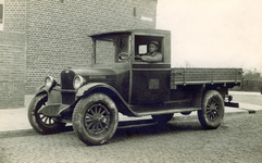500250 Vrachtauto van Steenfabriek De Leeuwerik uit Best, 1930