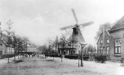 500449 Molenstraat met molen, 1920