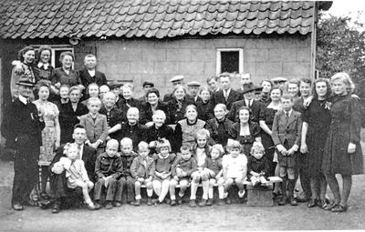 500497 Reunie evacuees September , 1945