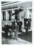500597 Bestuur van de Boerenleenbank voor het bankgebouw, 1955