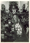 500619 Bruidjes in de kerk, 19/02/1950