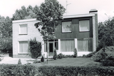 500658 De villa van Frits van Nunen, 1985
