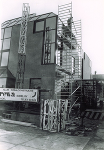 500697 Bouwwerkzaamheden bij het gemeentehuis, 1987