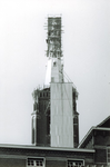 500778 Het bouwen van de torenspits op de Odulphuskerk, 1959 /1960