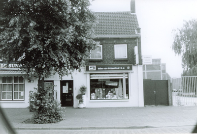 500812 Café/ bar De Sunny en naaimachinehandel Wim van Roosendaal, 1996