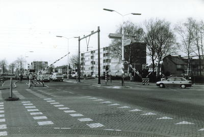 500823 Spoorwegovergang Willem de Zwijgerweg, 1996