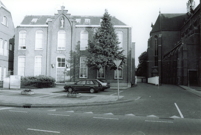 500831 De noordzijde van het hoofdgebouw Huize Nazareth, 1980