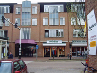 500925 Appartementen en winkels, 1998