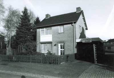 501109 Woonhuis van familie Matheeuwsen - Merks, 1995