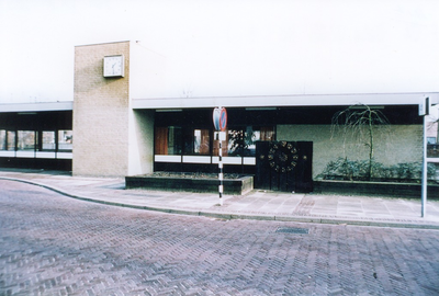 501116 Voorzijde stationsgebouw, 1985