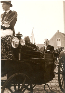 501324 Burgemeester G. Notermans in de koets, 03-1959