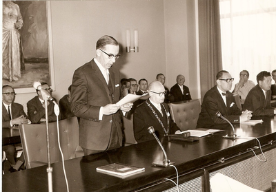 501381 Toespraak van Gemeentesecretaris P.A. Gondrie tijdens afscheid van burgemeester G. Notermans, 30-05-1968