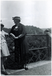 180683 Marie-Louise Smitz (Louise) en Maria Anna Johanna Aldegonda Coovels (rechts) tijdens een vakantietrip, 06-1935