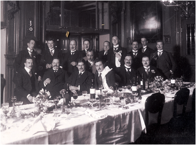 181214 Studentendiner met zittend 1e van rechts Gerardus Josephus Johannes Marie Coovels (Gerard), 1905 - 1915