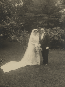 181256 Het bruidspaar, Johannes Smitz en Maria Coovels, 15-07-1913
