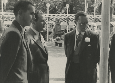 181336 Het bezoek van Prins Bernhard aan een industrietentoonstelling, 1949