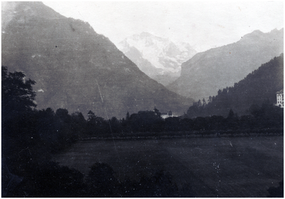 181506 Jungfrau vanuit Hotel te Interlaken, 1923