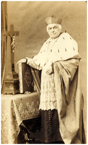 181877 Fotoalbum 9 bestaande uit 17 foto's -1. Cardinal Sterckx, z.j.