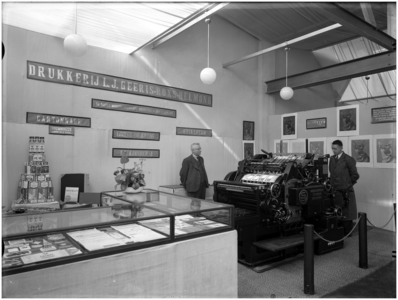 14471 Een stand van drukkerij L.J. Geeris-Roxs op de Tentoonstelling Klim Op Helmond Industrie Handel Land- & Tuinbouw ...