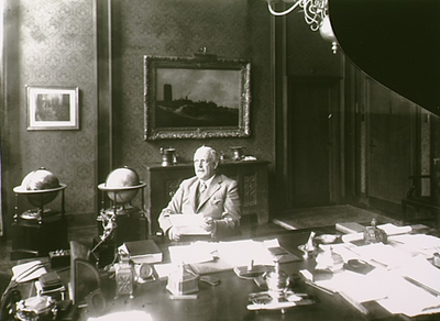 1662 Het kantoor van en met Dr. Anton Frederik Philips: directeur N.V. Philips Gloeilampenfabrieken, ca. 1930