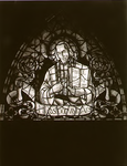 2495 Gebrandschilderd raam met een schildering van de patroonheilige van de parochie door glazenier J. Michels, St. ...