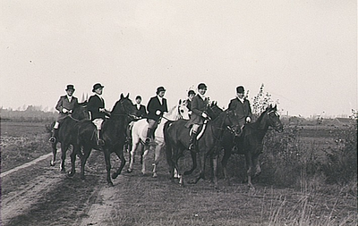 5321 Ruiters te paard, Sint Hubertusjacht te Zesgehuchten, 03-11-1951