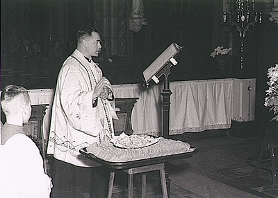 5326 Het inzegenen van de Sint Hubertusjacht Zesgehuchten, 03-11-1951