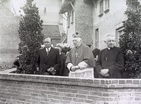 22117 Inwijding van de Bernadettekerk in Spoordonk. Vlnr. burg. Janssen, mgr. A. Diepen, pastoor J.van Gestel, 27-09-1936