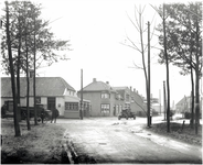 23398 Kruising Bosseweg - Nieuwstraat - Sint Oedenrodeseweg. Links: Café-billard 't Kruispunt, ca. 1930