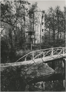 194466 Dr. A.F. Philips Observatorium, Alberdingk Thijmlaan 3, gezien vanuit het Stadswandelpark, ca. 1950