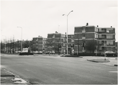 382 1e Lieven de Keylaan, met rechts de Dr. Berlagelaan, 1975