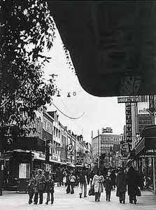 19946 Demer, overzicht winkel en voetgangerscentrum. Zuidelijke richting. (Rechtestraat), 1976