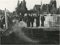190117 Werkzaamheden tijdens het verplaatsen van het bevrijdingsmonument, 27-10-1965