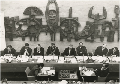 191283 College van Burgemeester en Wethouders (1966-1970) tijdens de begrotingsbesprekingen over 1969, 12-1968