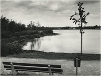  Een serie van 3 foto's betreffende de Karpendonkse Plas, 10-05-1966