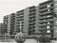 194535 Een protestdemonstratie tegen de regeringsplannen voor huurharmonisatie: spandoeken met leuzen, 1974