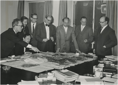 198527 Werkgroep van stedenbouwkundige en verkeersadviseurs van de Agglomeratie Eindhoven. 1. W. Croonen; 2. H. ...