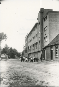 253993 Sigarenfabriek Willem II, Schoolstraat, 1900 - 1910