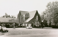 3278 Gemeentehuis met zonnewijzer, Koningin Julianalaan 19, 20-05-1964