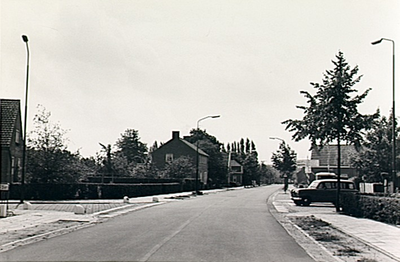6499 Bergstraat, gezien vanaf de Willibrorduslaan, 15-07-1964