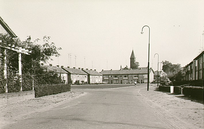 6504 Swidbertstraat, gezien in de richting van de 'Werenfriedstraat', 28-09-1965